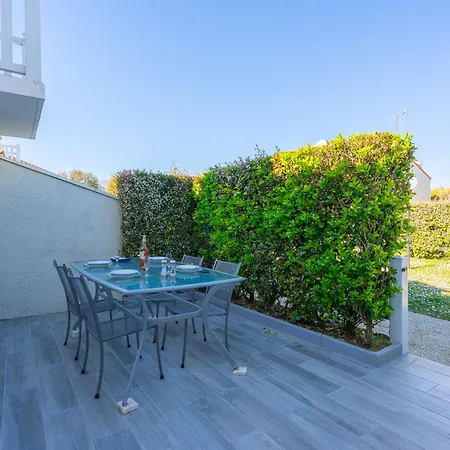 Les Jardins De L'ocean-38 By Interhome Strand Pontaillac