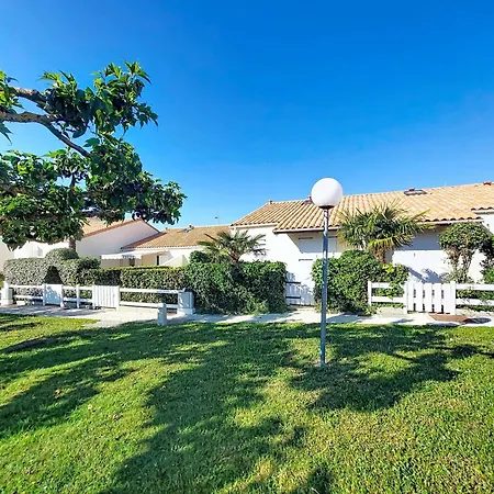 Les Jardins De L'ocean-38 By Interhome Strand Pontaillac